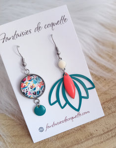 Boucles d'oreilles  asymétriques argentées  illustrées fleur  bleu vert corail Fait-main ❤ dépareillées