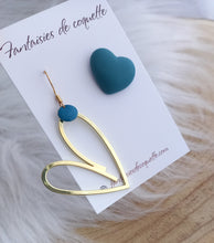 Charger l&#39;image dans la galerie, Boucles d&#39;oreilles  dépareillées asymétriques argentées  Coeur  Bleu vert pétrole ❤ Fait main ❤