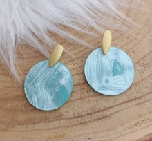 Charger l&#39;image dans la galerie, Boucles d&#39;oreilles clous  ❤ Résine turquoise Vert d&#39;eau  doré