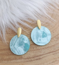 Charger l&#39;image dans la galerie, Boucles d&#39;oreilles clous  ❤ Résine turquoise Vert d&#39;eau  doré