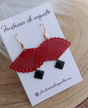 Charger l&#39;image dans la galerie, Boucles d&#39;oreilles Chics &amp; asymétriques Noir Rouge ❤ Fait main ❤