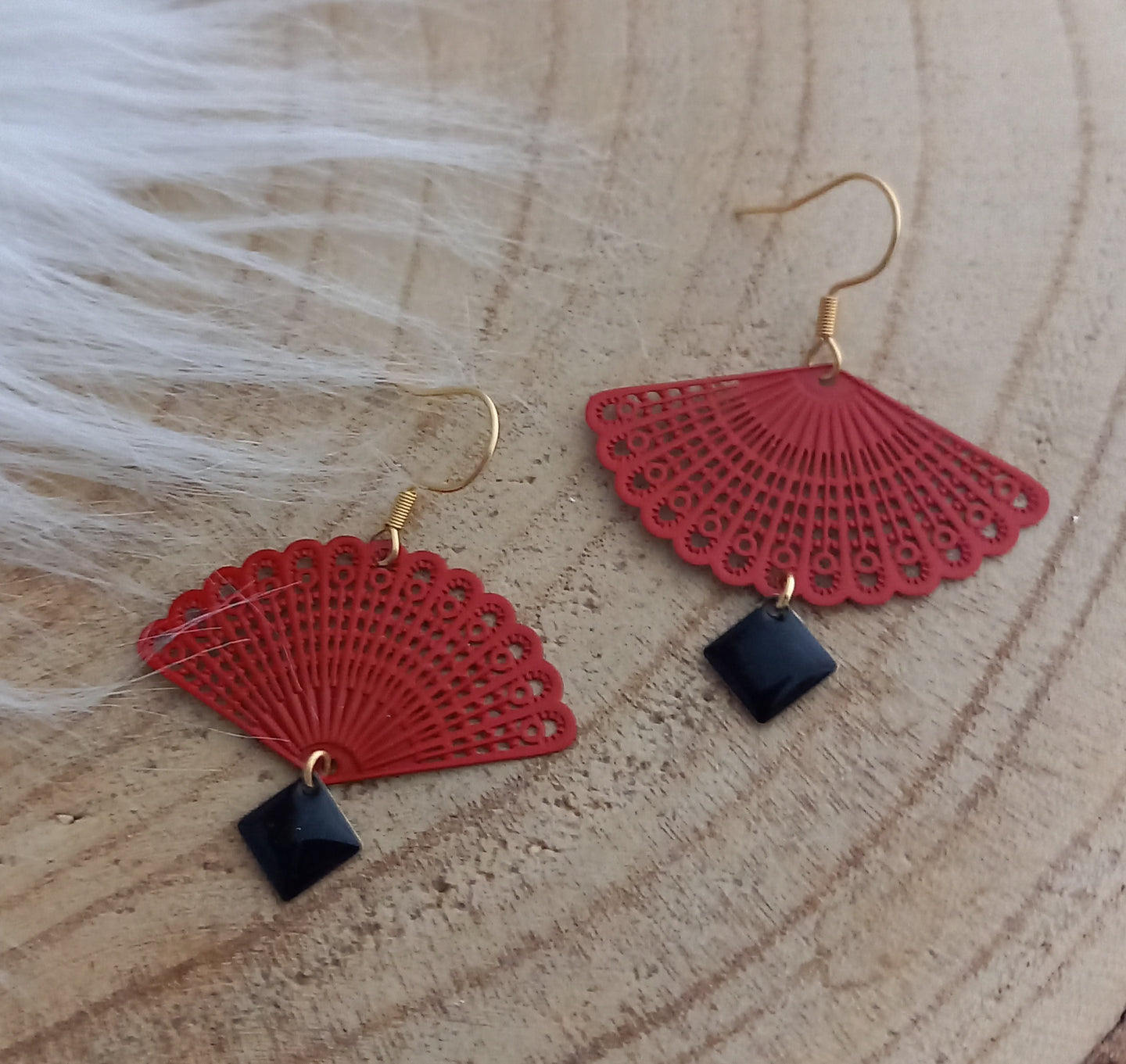 Boucles d'oreilles Chics & asymétriques Noir Rouge ❤ Fait main ❤