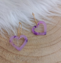 Charger l&#39;image dans la galerie, Boucles d&#39;oreilles   Créoles    coeur Mauve  doré  ou argenté ❤ Fait main ❤