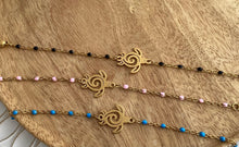 Charger l&#39;image dans la galerie, Bracelet Chainette   Acier inoxydable doré   Tortue Couleur au choix Rose Bleu Noir