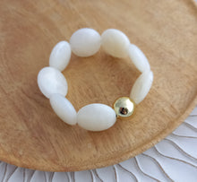 Charger l&#39;image dans la galerie, Bracelet  Perles acétate  Blanc  ❤ Fait main ❤