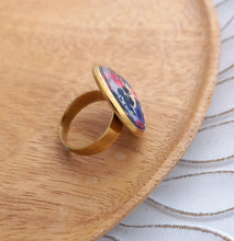 Charger l'image dans la galerie, Bague Fantaisie illustrée  Taille Réglable   Fleurs Bleu Rose