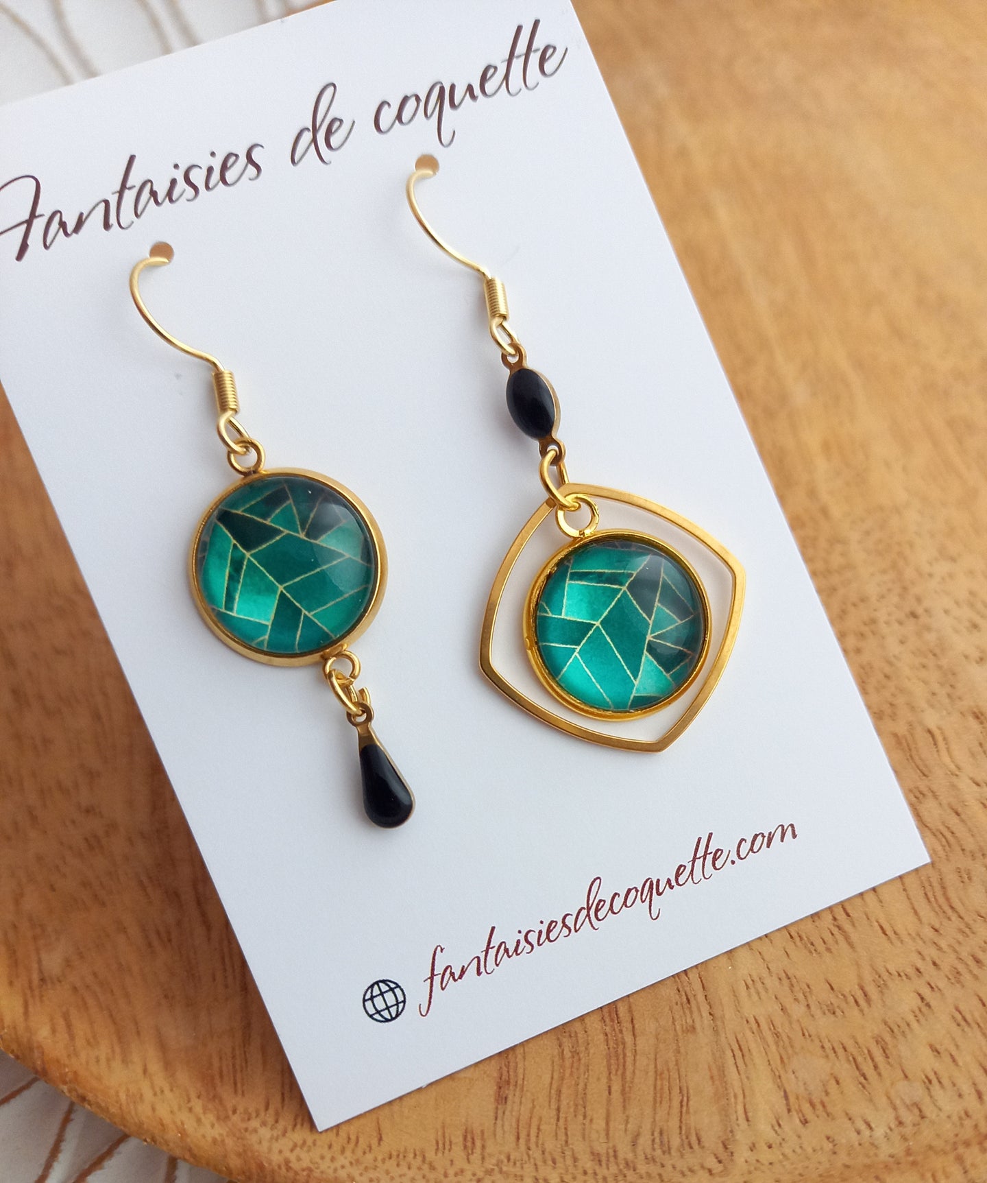 Boucles d'oreilles  asymétriques  illustrées Fait-main ❤ dépareillées    Vert noir