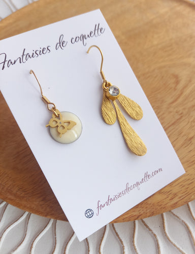 Boucles d'oreilles  dépareillées asymétriques  blanc ❤ Fait main ❤