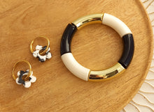 Charger l&#39;image dans la galerie, Bracelet  Tendance  perles tubes  écru blanc noir doré  ❤ Fait main ❤