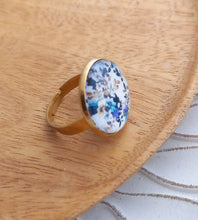 Charger l'image dans la galerie, Bague Fantaisie illustrée  Taille Réglable   Fleurs Bleu Blanc
