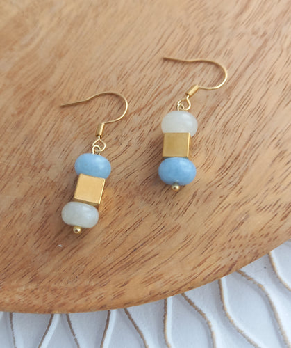 Boucles d'oreilles  dépareillées asymétriques  Bleu blanc ❤ Fait main ❤