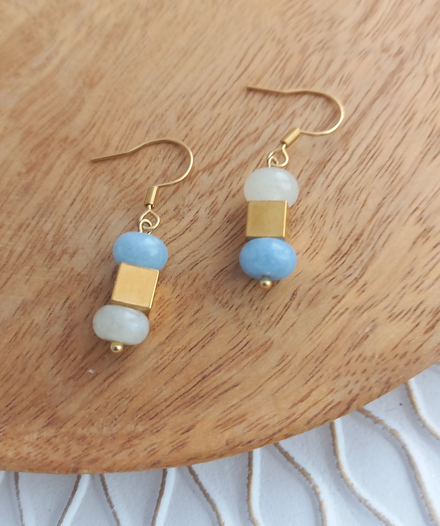 Boucles d'oreilles  dépareillées asymétriques  Bleu blanc ❤ Fait main ❤