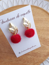 Charger l'image dans la galerie, Boucles d'oreilles  Clous dorés Tissu ❤ Rouge