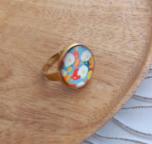 Charger l'image dans la galerie, Bague Fantaisie illustrée  Taille Réglable   Fleurs   Bleu orange