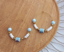 Charger l'image dans la galerie, Boucles d'oreilles Créoles Perles 💙 Bleu Blanc