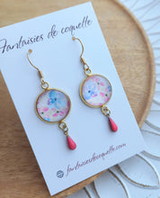 Charger l'image dans la galerie, Boucles d'oreilles  illustrées  fleurs ❤ Fait main ❤ Rose Blanc doré