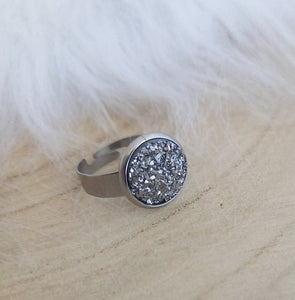 Bague Fantaisie Petit Strass gris argent Taille Réglable