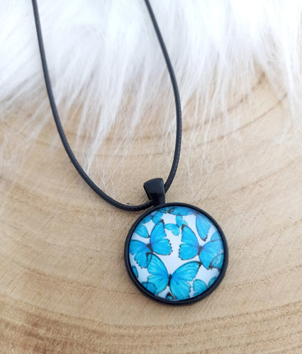 Collier   Pendentif illustré Papillon Bleu turquoise blanc ❤ Fait main ❤