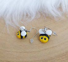 Charger l&#39;image dans la galerie, Boucles d&#39;oreilles  Abeilles  Pâte polymere ❤ Fait main ❤ Pâte polymere