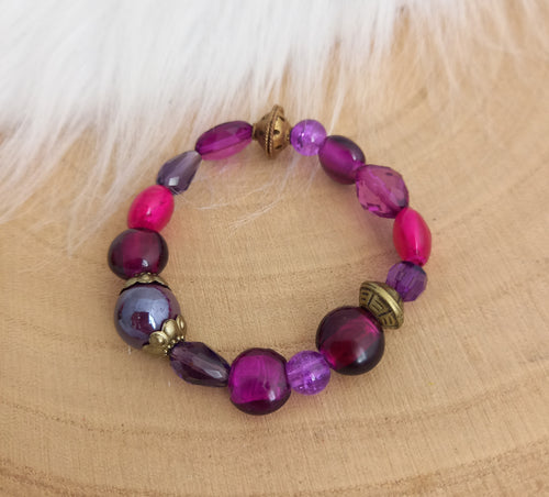 Bracelet  Perles  de verre & résine  Mauve violet ❤  Fait-main ❤ Idée cadeau
