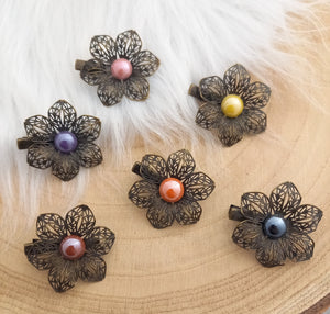 Barrette fleur bronze Perle en céramique Couleur au choix