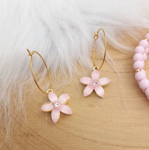 Boucles d'oreilles    Créoles dorées Fleur rose