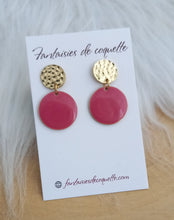 Charger l&#39;image dans la galerie, Boucles d&#39;oreilles  dorées Clous roses ♡ Fait-main