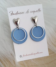 Charger l&#39;image dans la galerie, Boucles d&#39;oreilles  Cuir  Bleu Clous coeur  ❤ Fait main ❤