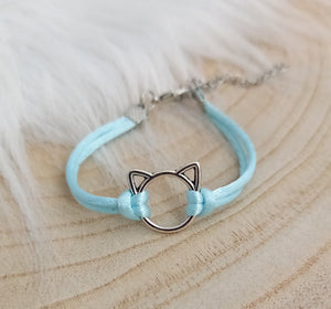 Bracelet Chat  argenté  🐱   Suédine bleu ciel   ❤ Fait main ❤