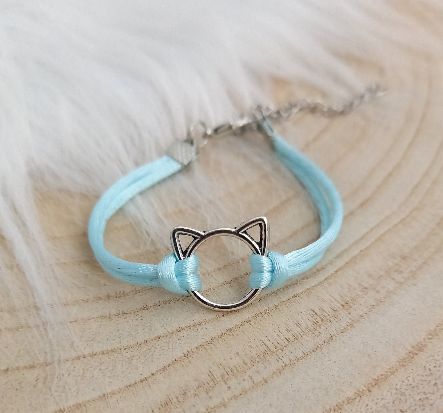 Bracelet Chat  argenté  🐱   Suédine bleu ciel   ❤ Fait main ❤