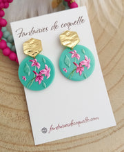 Charger l&#39;image dans la galerie, Boucles d&#39;oreilles  Clous  ❤ Résine Vert menthe rose Clous argentés